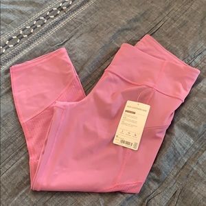 NWT Athleta Contender Capri